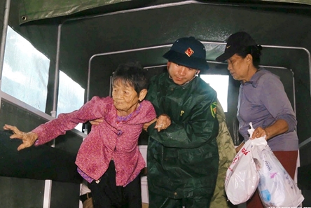 Troops and residents in Military Region 4 brace for Typhoon Kajiki